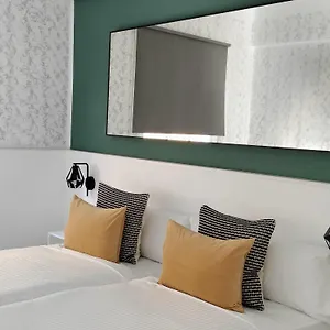  Bed & Breakfast Room27- Center